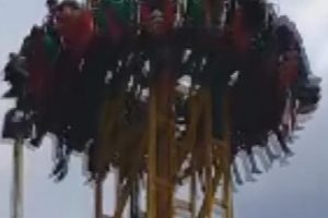 Lunaparkta asans&ouml;r yere &ccedil;akıldı: 10 yaralı