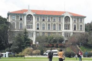 &Uuml;nl&uuml; 2 okulda kız &ouml;ğrencilere taciz skandalı!