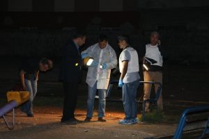 Uyuşturucu bağımlıları &ccedil;ocuk parkında EYP patlattı