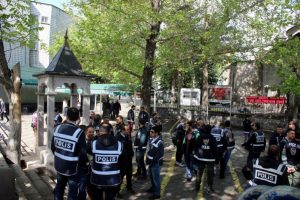 G&uuml;l'&uuml;n babasının cenazesi i&ccedil;in yoğun g&uuml;venlik &ouml;nlemi