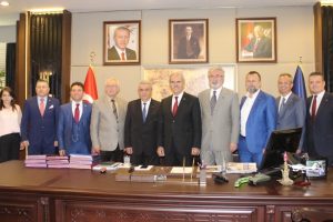 BALKANT&Uuml;RKSİAD'tan Bursa B&uuml;y&uuml;kşehir Belediye Başkanı Altepe'ye ziyaret