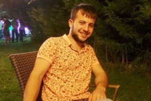 'Arabaya yaslanma' kavgası: 1 &ouml;l&uuml;, 1 yaralı