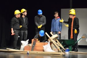 Bursa'da iş g&uuml;venliğine tiyatroyla dikkat &ccedil;ektiler