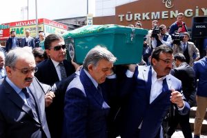 Abdullah G&uuml;l'&uuml;n babası son yolculuğuna uğurlandı