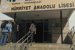 Bursa'da dehşeti yaşayan liseye 1 yıl psikososyal destek!