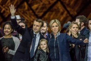 Fransa'nın yeni Cumhurbaşkanı Macron'a d&uuml;nyadan tebrik mesajları