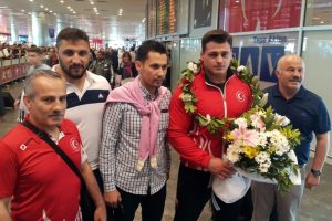 "Avrupa'ya İstiklal Marşımızı ezberlettik"