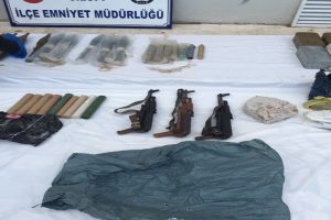 Toprağa g&ouml;m&uuml;l&uuml; m&uuml;himmat bulundu