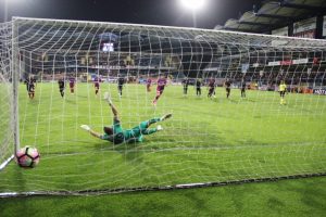 Karab&uuml;kspor tek golle kazandı