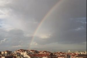 Bursa'da g&ouml;kkuşağı b&uuml;y&uuml;ledi
