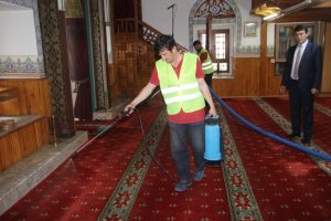 Bursa Osmangazi Belediyesi Ramazan &ouml;ncesi camileri temizliyor