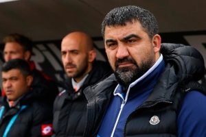 &Uuml;mit &Ouml;zat: 2 yıllık imza attım