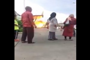 AVM'ye bombalı ara&ccedil;la saldırı: 20 yaralı