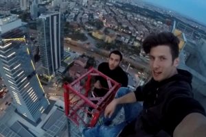 &Ccedil;ılgın selfieci Ankara'da ortaya &ccedil;ıktı