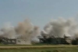 Rejim g&uuml;&ccedil;leri Kefre Zeyt'i bombaladı