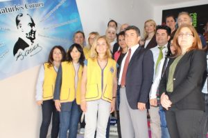 Bursa Nil&uuml;fer Lions Kul&uuml;b&uuml; 'İngilizce Sokağı' a&ccedil;tı