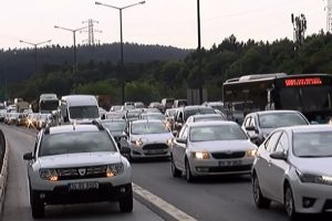 TEM'i kilitleyen kaza: 1 yaralı