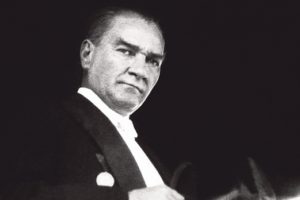 Dil Derneği: Atat&uuml;rk'e, Afet İnan'a saldırı hepimizedir