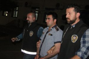 Katil zanlısı eski koca bağ evine ka&ccedil;arken yakalandı
