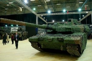 Altay tankı g&uuml;c&uuml;ne g&uuml;&ccedil; kattı