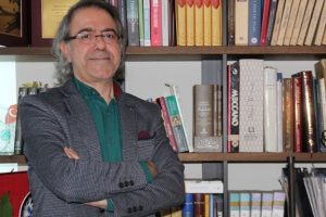 Atat&uuml;rk'e hakaret yağdıran tarih&ccedil;inin FET&Ouml;'c&uuml;lerle bağlantısı deşifre oldu!