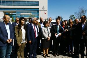 HDP'lilerden Anayasa Mahkemesi &ouml;n&uuml;nde basın a&ccedil;ıklaması