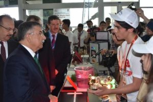 Bakan Yılmaz, robot yarışmasının startını verdi
