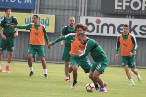 Bursaspor'da Beşiktaş ma&ccedil;ı hazırlıkları devam ediyor