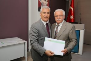 Bursa'da "Sosyal Demokrasi Seminerleri" katılımcılarına sertifika
