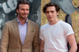 Beckham 'ilk b&uuml;y&uuml;k filminin' galasına oğlu ile katıldı