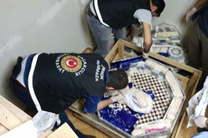 S&uuml;s havuzları i&ccedil;erisinde 7 milyonluk uyuşturucu