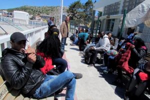 &Ccedil;eşme'de 51 ka&ccedil;ak yakalandı