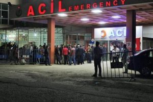 &Ccedil;ocukların kavgasına aileler dahil oldu: 11 yaralı