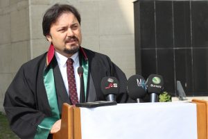 Bursa Barosu Başkanı Altun: C&uuml;bbelere ilik a&ccedil;tırıp d&uuml;ğme diktirmemek i&ccedil;in!