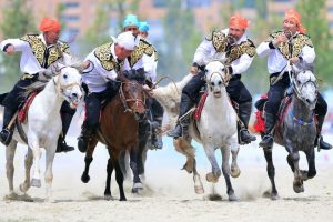Etnospor ikinci g&uuml;n&uuml; atlı akrobasi ile başladı