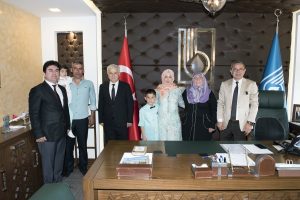 Bursa'da tasarruf kovası mucidi minik Hamza