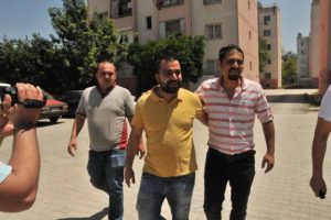 Sevgilisine g&ouml;nderdiği tabancalı fotoğraf polisi alarma ge&ccedil;irdi