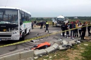 Beton mikseri dehşet sa&ccedil;tı: &Ouml;l&uuml; ve yaralılar var!