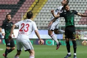 Akhisar ilk galibiyet i&ccedil;in sahada