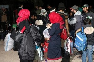 Suriye'de kuşatma b&ouml;lgelerinden tahliyeler s&uuml;r&uuml;yor