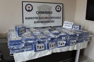 &Ccedil;anakkale Boğazı'nda bir gemiden 239 kilo kokain &ccedil;ıktı