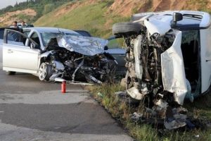 Kocaeli'de feci kaza: 2 &ouml;l&uuml;, 1 yaralı