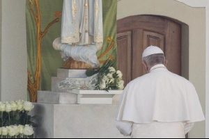 Papa Francisco, Portekiz'de Fatıma t&ouml;renine katıldı