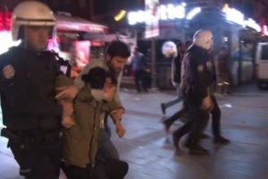 Ankara'da a&ccedil;lık grevine desteğe polis m&uuml;dahalesi