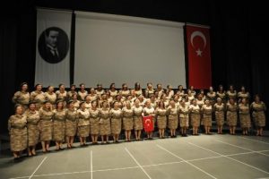 Bursa'da Anneler Korosu'ndan askerlere anlamlı beste