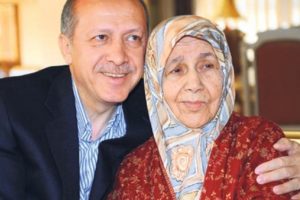 Cumhurbaşkanı Erdoğan'dan Anneler G&uuml;n&uuml; mesajı