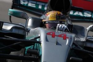 İspanya'da pole pozisyonu Hamilton'ın