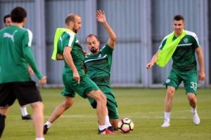 Bursaspor Beşiktaş ma&ccedil;ı hazırlıklarını s&uuml;rd&uuml;rd&uuml;