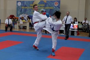 T&uuml;rkiye Kul&uuml;pler Karate Şampiyonası devam ediyor