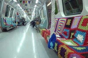 İstanbul metrosunda Anneler G&uuml;n&uuml; s&uuml;rprizi